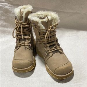 Girl’s Tan Winter Boots size 12.5